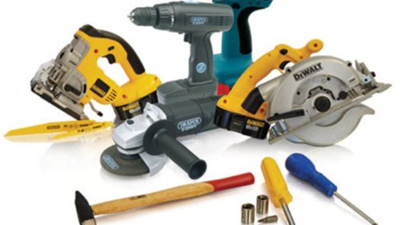 Κομοτηνή: Μαγαζί πωλούσε χιλιάδες «μαϊμού» εργαλεία - Media