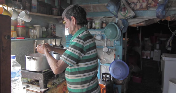 Ο άνθρωπος που ήταν ερημίτης 40 χρόνια σε νησί νότια της Κρήτης (Video) - Media