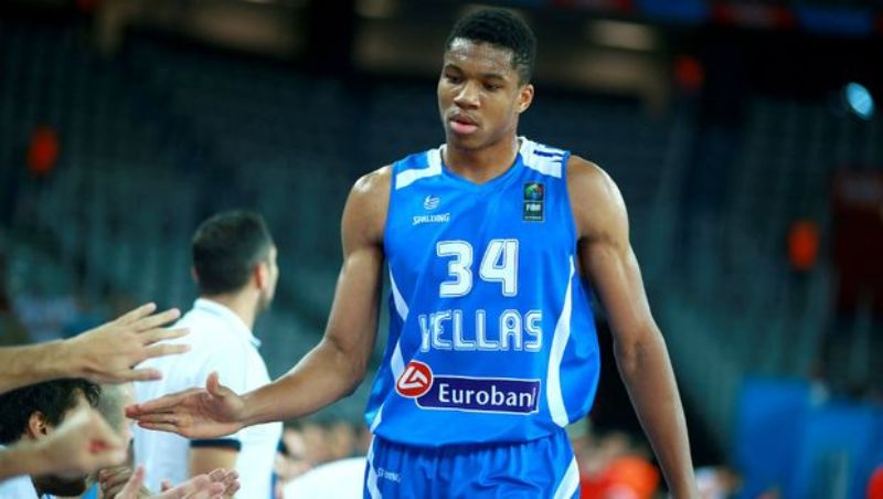 O Παυλόπουλος τηλεφώνησε στον Giannis για τα συγχαρητήρια - Media