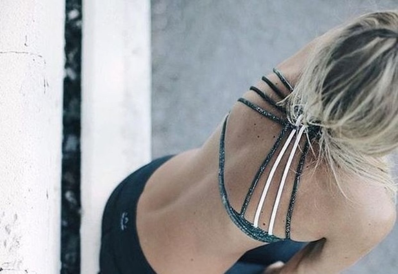 Αυτό είναι το μοναδικό πράγμα που απαγορεύεται να φορούν οι γυναίκες όταν κάνουν γυμναστική - Media