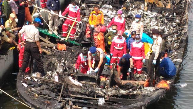 Τραγωδία στην Ινδονησία: Δεκάδες νεκροί από φωτιά σε φεριμπότ - Media