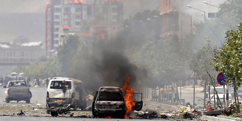 Κόλαση στην Καμπούλ: Δεκάδες νεκροί και τραυματίες από διπλή επίθεση των Ταλιμπάν - Media