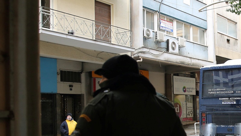 Επιθέσεις νεαρών σε διμοιρία των ΜΑΤ, στη Χαριλάου Τρικούπη  - Media