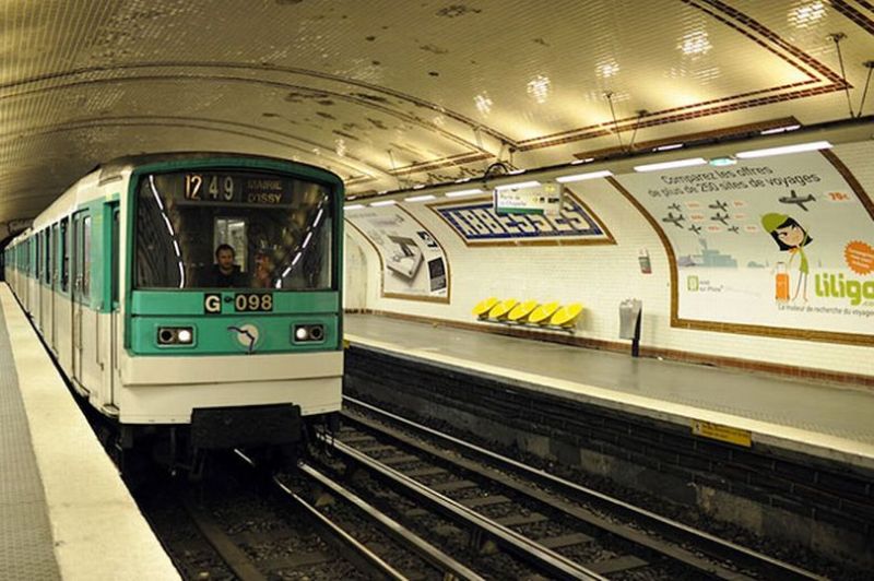 Ανθρωποκυνηγητό στο Παρίσι: Η αστυνομία αναζητά άντρα που μαχαίρωσε επιβάτες στο μετρό - Media
