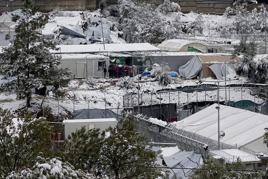 Ο Guardian «τα χώνει» στην Ελλάδα για το προσφυγικό - Media
