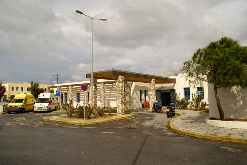 Ξυλοδαρμός νοσηλεύτριας στο νοσοκομείο Νάξου, λόγω έλλειψης εφημερίας ασθενοφόρου - Media