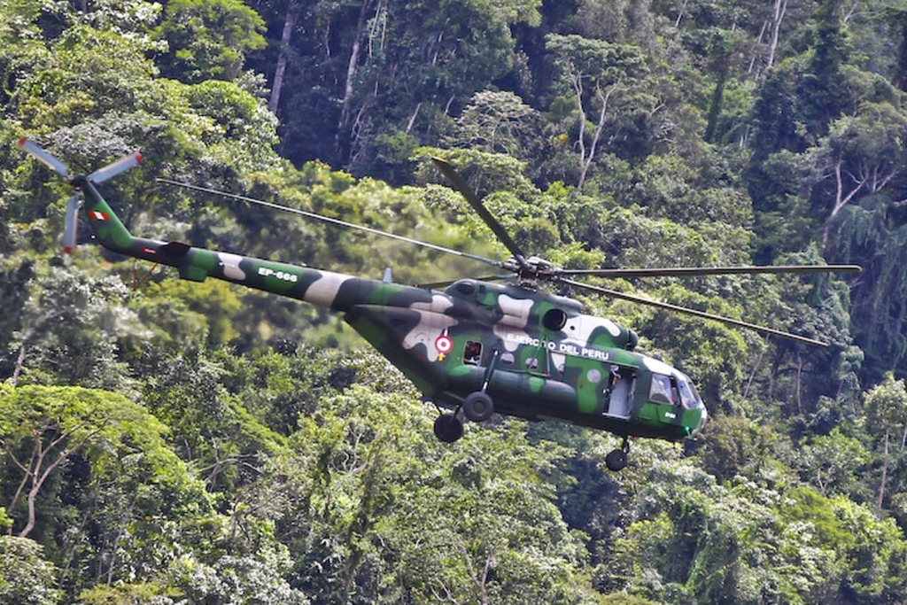 Χάθηκε ελικόπτερο με 13 επιβαίνοντες στη ζούγκλα του Αμαζονίου - Media