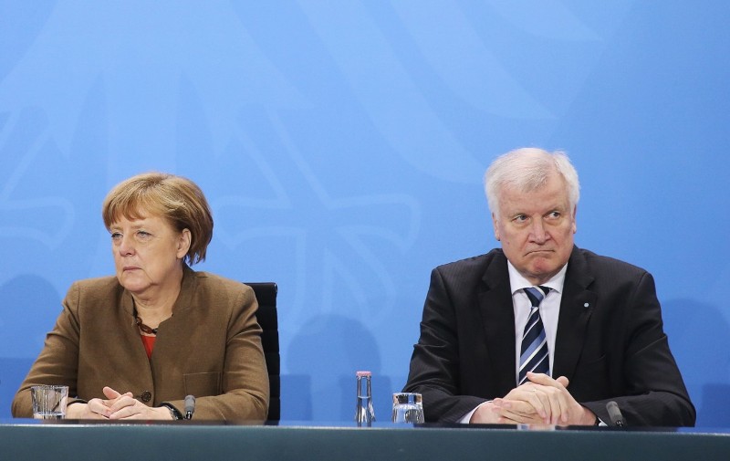 Ο σύμμαχος της Μέρκελ ζητά «εδώ και τώρα» άρση των κυρώσεων στη Ρωσία - Media