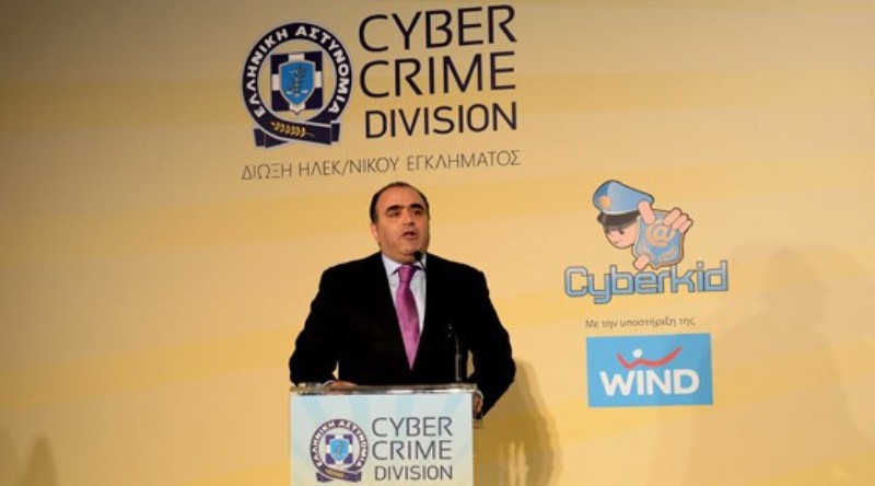 Η απάντηση Σφακιανάκη στις κρίσεις: Η αστυνομία αποφάσισε πως δεν θέλει άλλο τις υπηρεσίες μου - Media