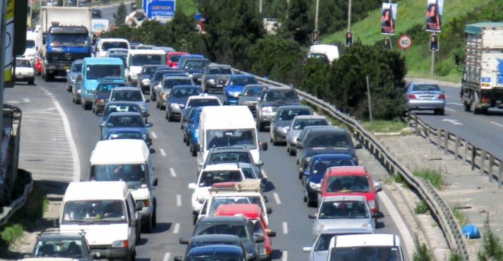 Θεσσαλονίκη: Καραμπόλα 5 οχημάτων στον περιφερειακό - Media