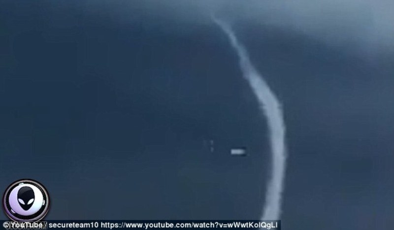 Πανικός στην Αλγερία με…UFO που προκάλεσε υδροστρόβιλο (Video) - Media
