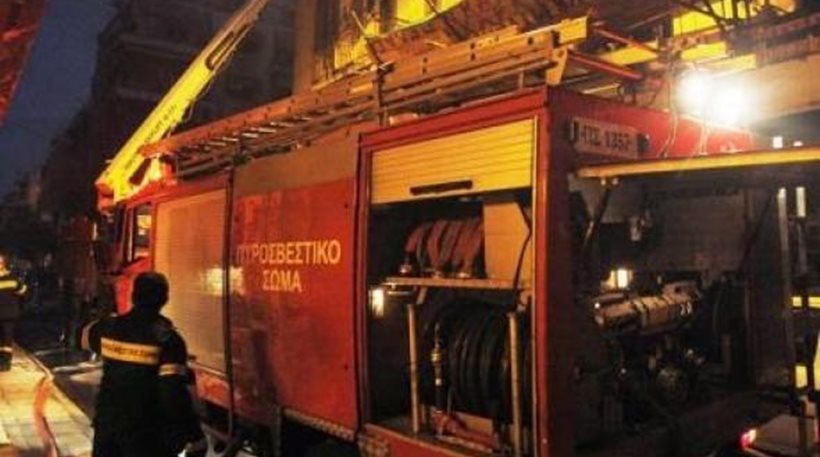 Έκρηξη από γκαζάκια στη Σόλωνος - Απεγκλωβίστηκαν τέσσερις γυναίκες  - Media