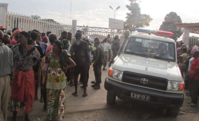Τραγωδία: Πέθαναν από ασφυξία σε γήπεδο - Τουλάχιστον 17 νεκροί - Media