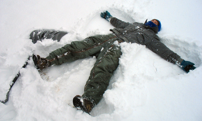 Γιατί οι άνδρες παθαίνουν πιο εύκολα έμφραγμα όταν χιονίζει - Media
