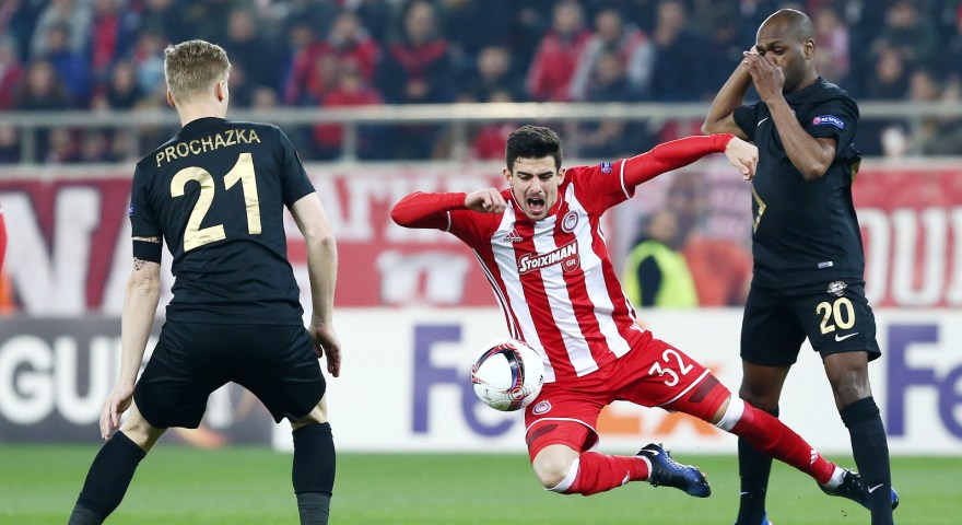 Ανοιχτή, αλλά πιο δύσκολη πια η πρόκριση - Ο Ολυμπιακός στο 0-0 με την Οσμάνλισπορ, αποβλήθηκε ο Βιάνα  - Media