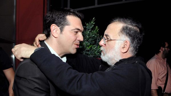 Μικρούτσικος: Μεγάλη προσωπικότητα ο Βαρουφάκης - Ακροδεξιός ρατσιστής ο Τραμπ - Media