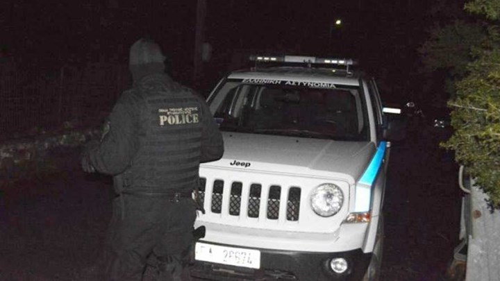 Επίθεση με πέτρες σε αστυνομικούς κοντά στην πρώην ΑΣΟΕΕ - Media