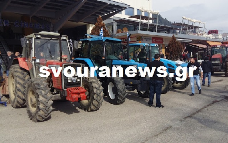 Καστοριά: Αγρότες παρέδωσαν τα κλειδιά των τρακτέρ τους σε διευθυντή ΔΥΟ (Video) - Media