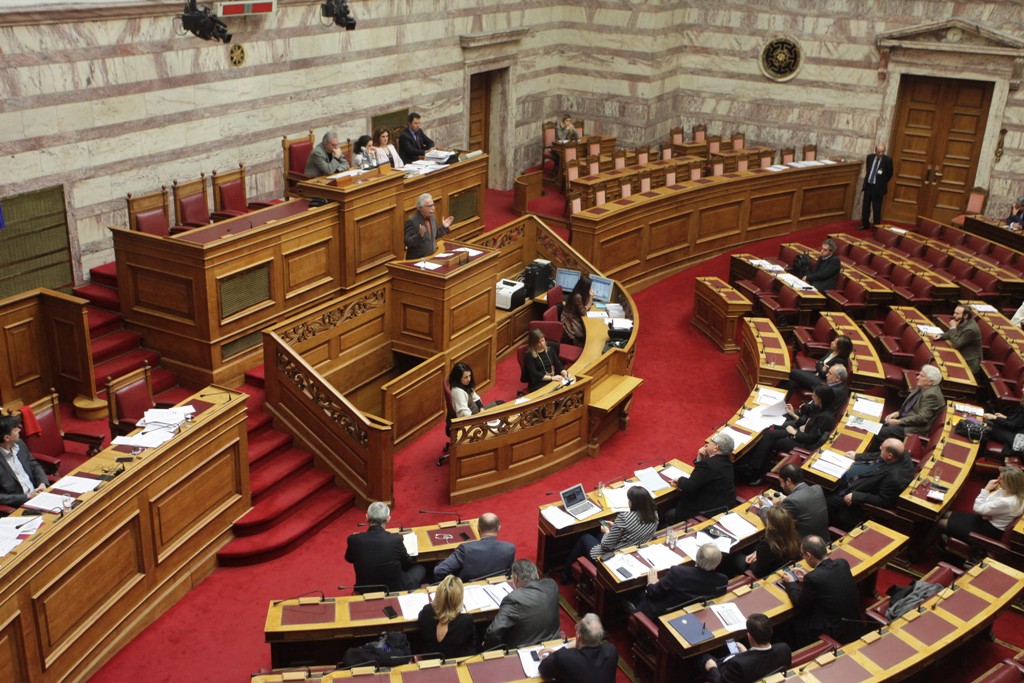 Βουλή: Ψηφίστηκε η τροπολογία για τις τηλεοπτικές άδειες - Media