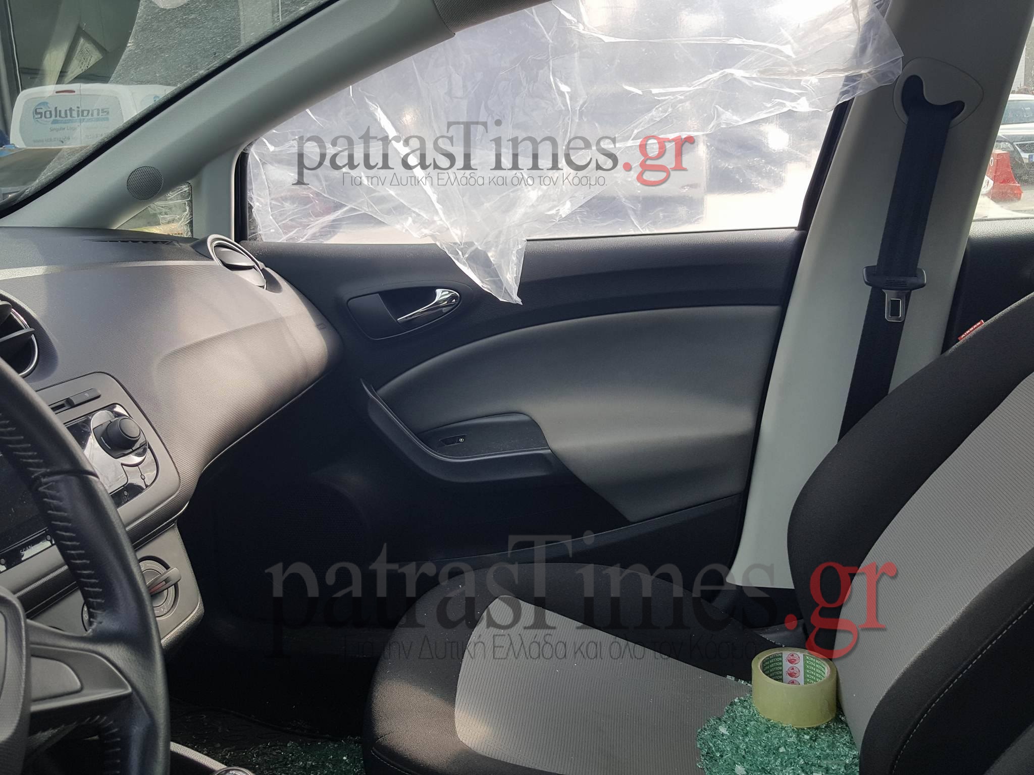 Πάτρα: Έσπασαν αυτοκίνητο για να κλέψουν το σάντουιτς που άφησε ο οδηγός (Photos) - Media