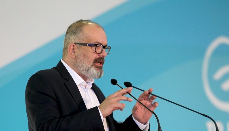 Κώστας Μπαργιώτας: «Σφίγγεται το στομάχι μου, αλλά δεν κάνω μπλοκ σε κανέναν» - Media