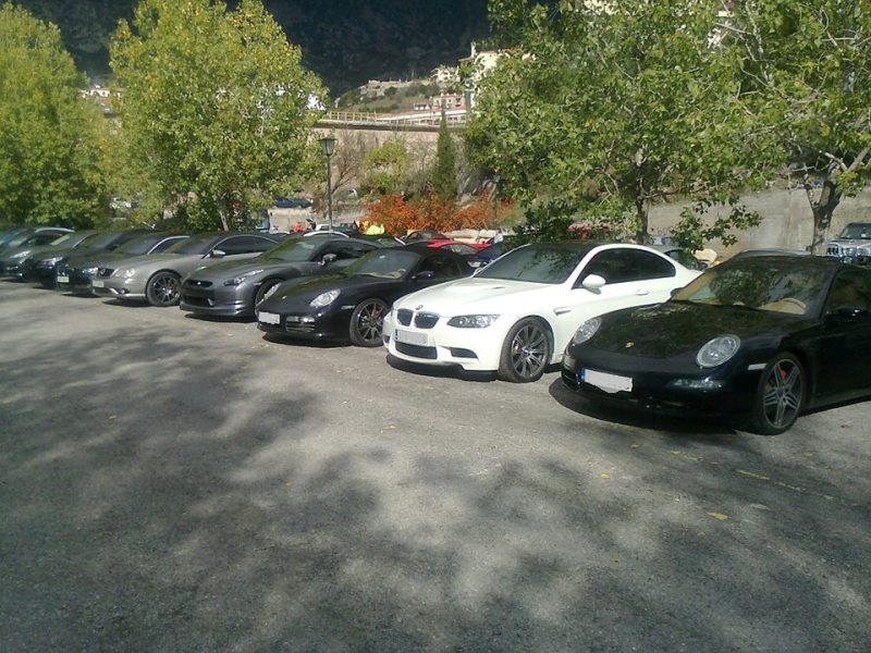 Απίστευτη απάτη: Έκλεβε πολυτελή αυτοκίνητα με ψεύτικες τραπεζικές καταθέσεις - Media