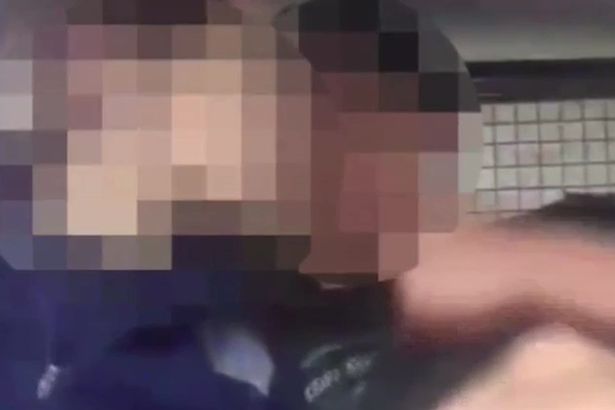 Απίστευτο: Αστυνομικοί δέχονται κλήση για διάρρηξη ενώ κάνουν σεξ μέσα στο περιπολικό (Video) - Media