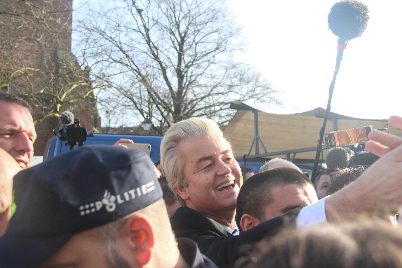 Αποκάλυψη-βόμβα στην Ολλανδία: «Κάρφι» εγκληματικής οργάνωσης στην ασφάλεια του Βίλντερς - Media