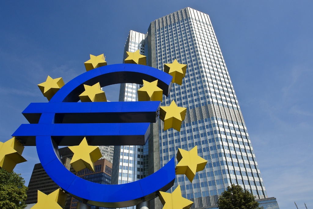 ΕΚΤ: Οι ευρωπαίοι επενδυτές μεταφέρουν χρήμα εκτός της ευρωζώνης παρά την ανάκαμψη - Media