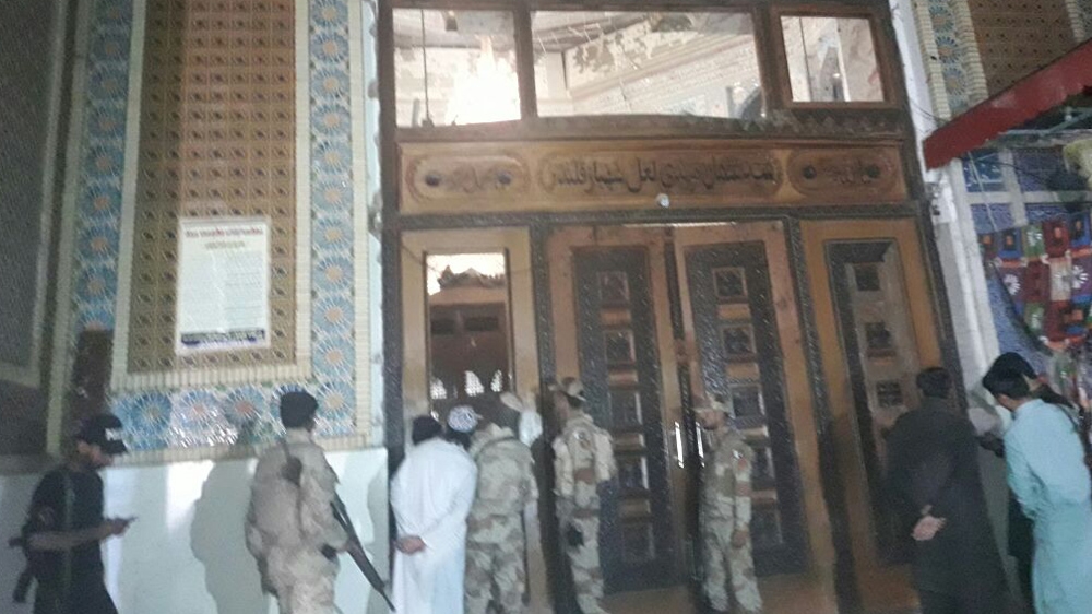 Πακιστάν: Επίθεση βομβιστή-καμικάζι σε τέμενος - Τουλάχιστον 72 νεκροί και δεκάδες τραυματίες (Σκληρές Photos) - Media