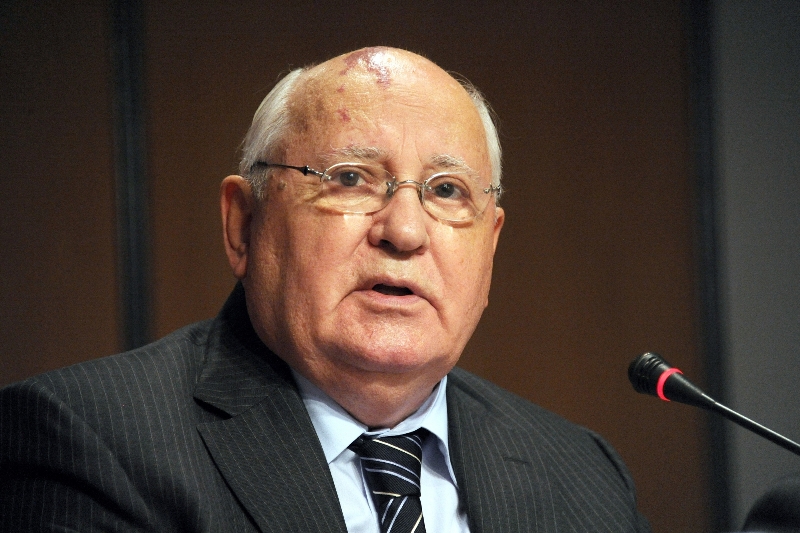 Δυσοίωνος Γκορμπατσόφ: Η εμμονή των ΗΠΑ με τα όπλα είναι τρέλα - Media