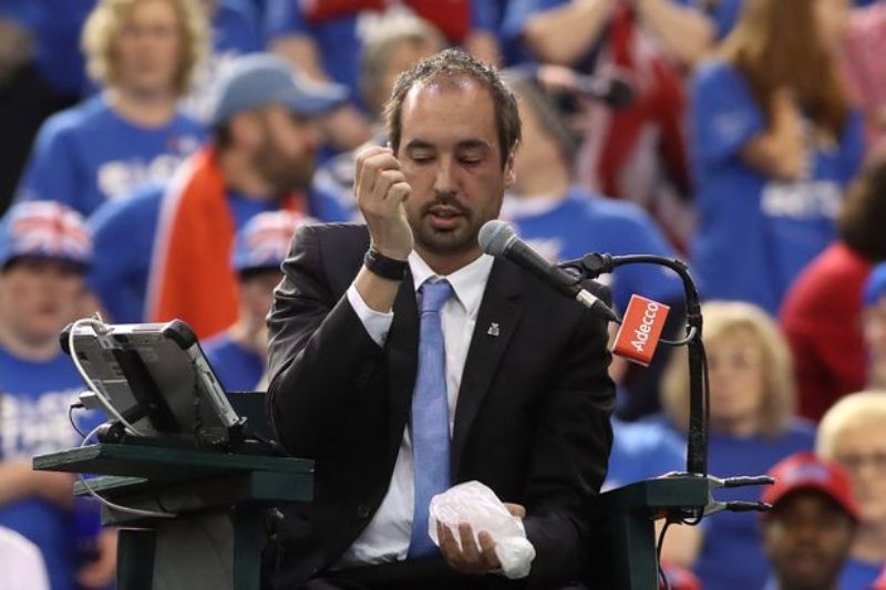 Γκάφα ολκής: Αποβλήθηκε επειδή μαύρισε το μάτι του διαιτητή με ένα μπαλάκι (Video) - Media