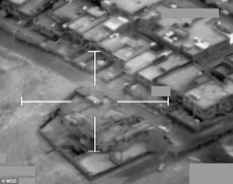 Μεγάλη επιτυχία: Η RAF βομβάρδισε το αρχηγείο του ISIS στη Μοσούλη (Video) - Media
