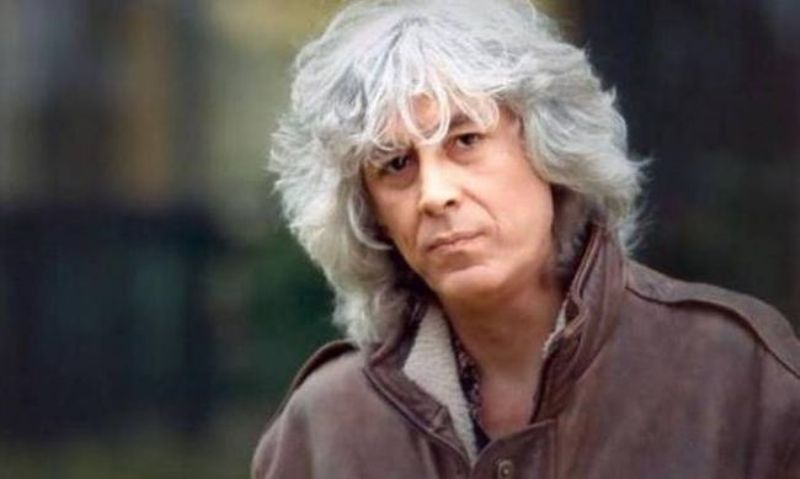 Σε λαϊκό προσκύνημα η σορός του Λουκιανού Κηλαηδόνη - Media