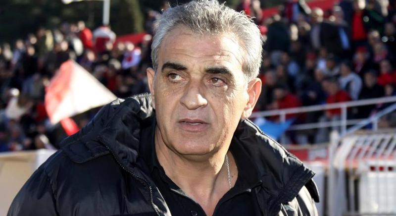 Ξύλο στον Κουρμπανά στα Τρίκαλα! - Media