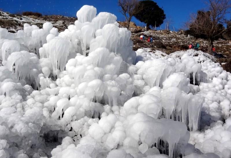 Εντυπωσιακές εικόνες από το... παγωμένο οροπέδιο Λασιθίου - Media