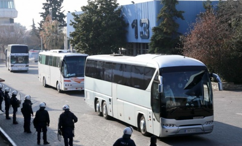 «Ζαλισμένος» οπαδός έκλεψε πούλμαν κι έπεσε πάνω σε αστυνομικούς! - Media