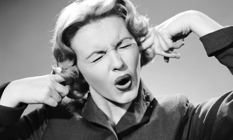 Σας ενοχλεί ο ήχος του μασήματος ή της βαριάς αναπνοής; Ίσως έχετε πρόβλημα υγείας - Media