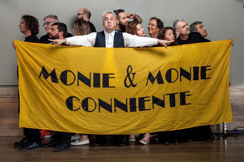 22 ΧΡΟΝΙΑ Διογένης Δασκάλου MONIE & MONIE CONNIENTE - «Εσχάτη Κωμωδία» - Media