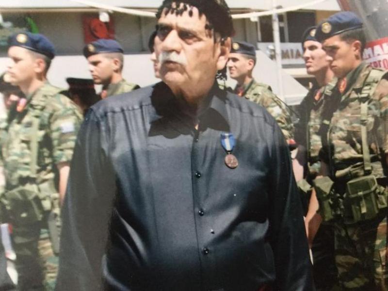 Με απεργία πείνας στο άγαλμα του Άγνωστου Στρατιώτη απειλεί αντιστασιακός στο Ηράκλειο - Media