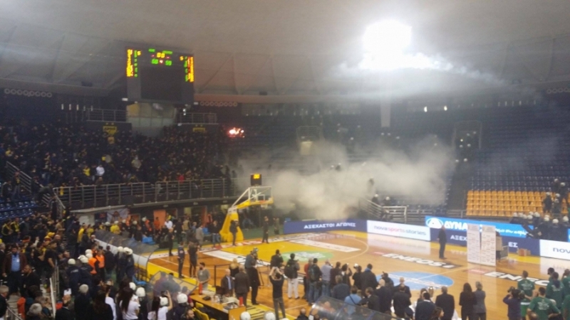 Επεισόδια στο Παλέ πριν την απονομή του Κυπέλλου (Video) - Media