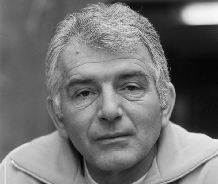 Πέθανε ο Μίλτος Παπαποστόλου - Media