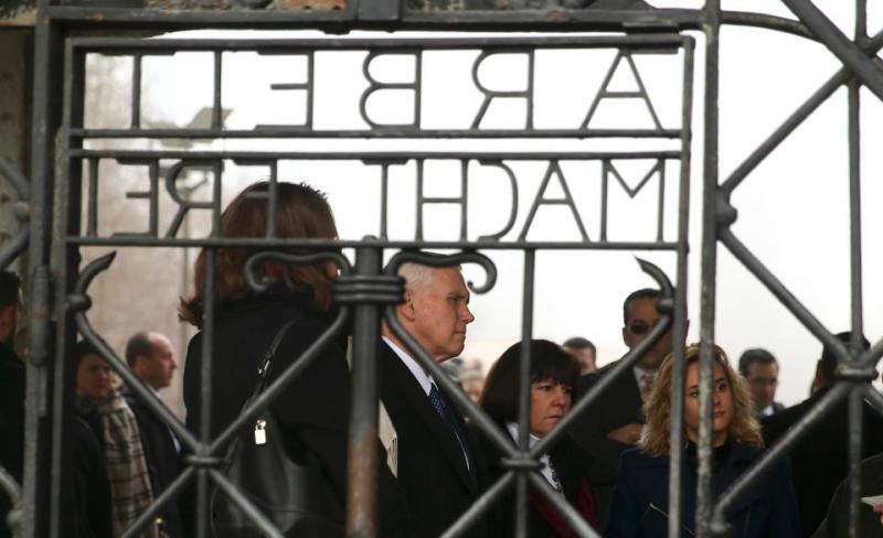 Στο Νταχάου ο αντιπρόεδρος των ΗΠΑ Μάικ Πενς – Μήνυμα κατά του ρατσισμού (Photos) - Media