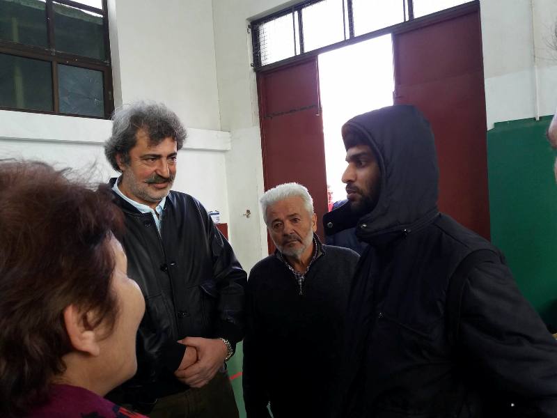 Κοντά στους πρόσφυγες στα Χανιά ο Παύλος Πολάκης (Photos)  - Media
