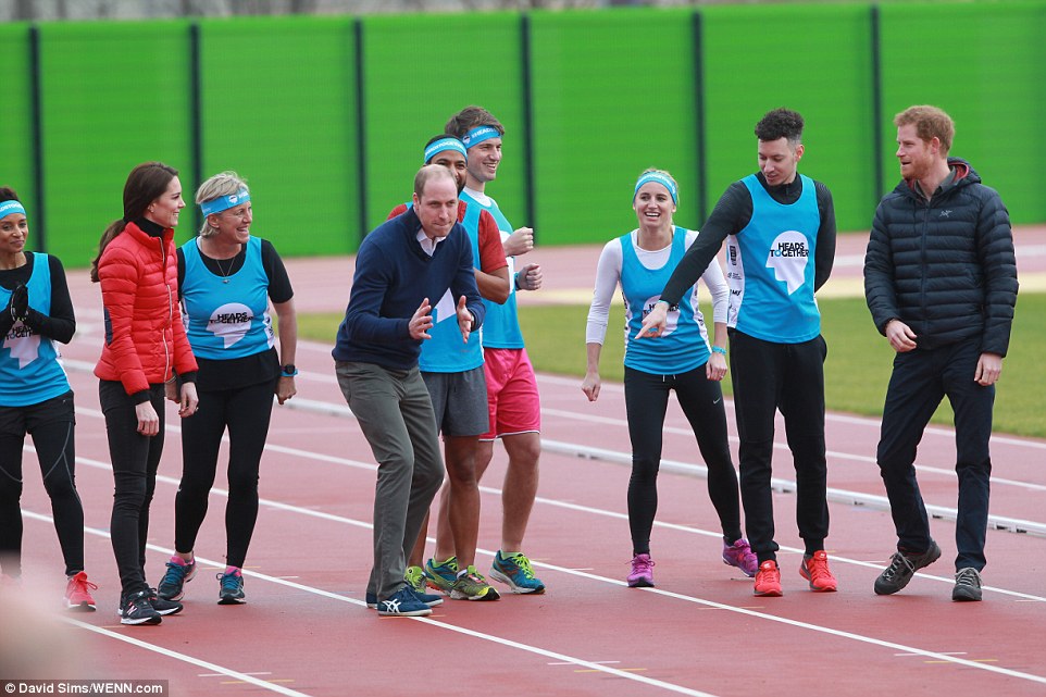«Αντιμέτωπη» με τους πρίγκιπες η δούκισσα του Κέμπριτζ (Photos-Video)   - Media