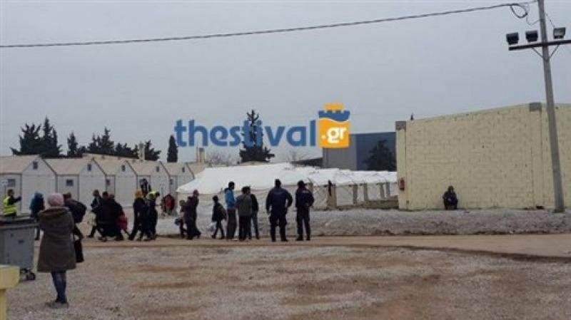Θεσσαλονίκη: Άγριο ξύλο μεταξύ προσφύγων στο "Αναγνωστοπούλου"  - Media