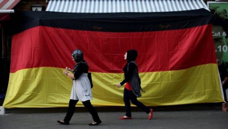 Δέκα επιθέσεις τη μέρα δέχονταν πρόσφυγες στη Γερμανία το 2016 - Media