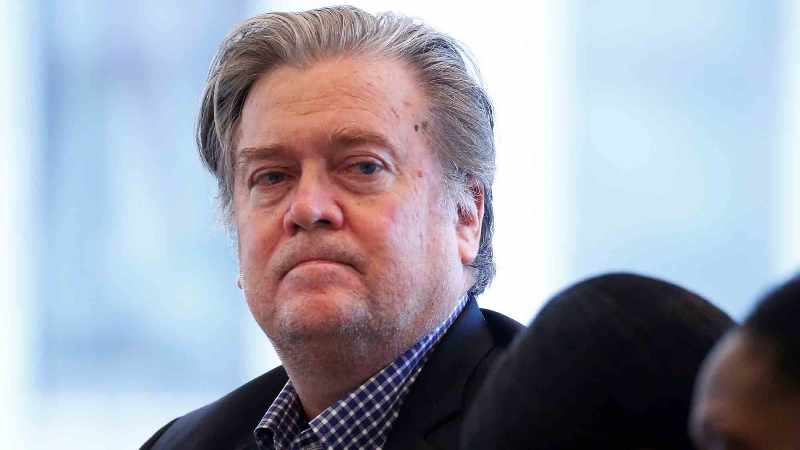 Χαμός στην Ιταλία: Διώχνουν με τις κλωτσιές τον ακροδεξιό Στιβ Μπάνον - Media