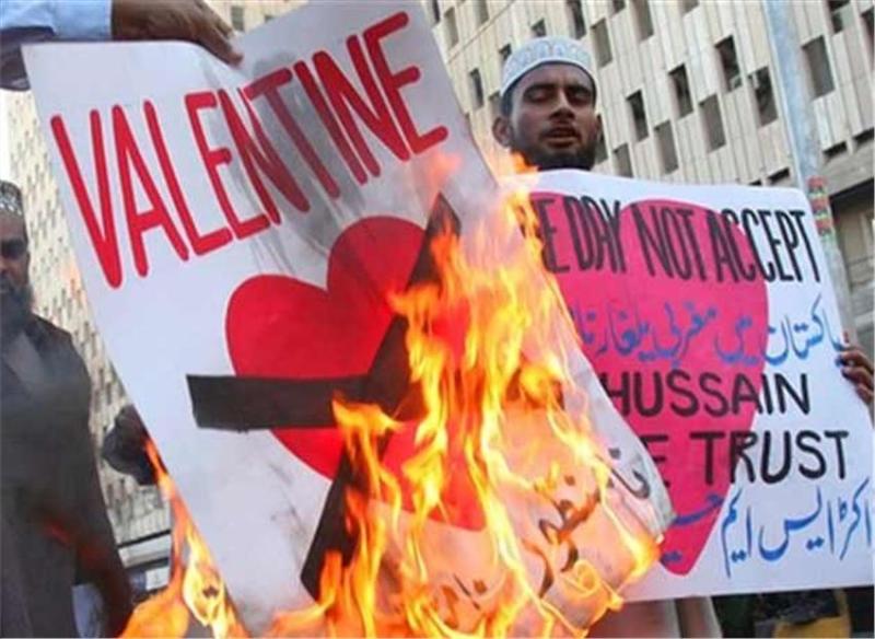 Πακιστάν: Απαγορεύονται οι εκδηλώσεις για τον Άγιο Βαλεντίνο – «Άχρηστη και αισχρή» η μέρα για τους ερωτευμένους - Media