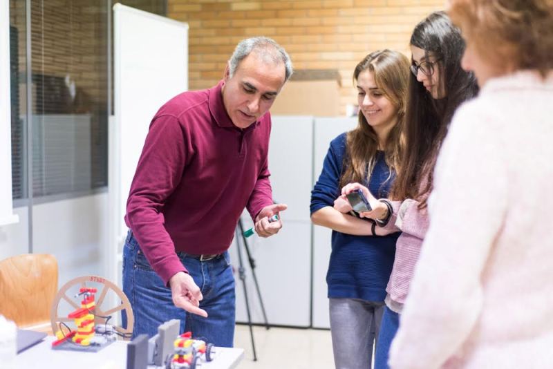 Το Ίδρυμα Vodafone ξεκινά πρόγραμμα STEM για μαθητές της Περιφέρειας - Media